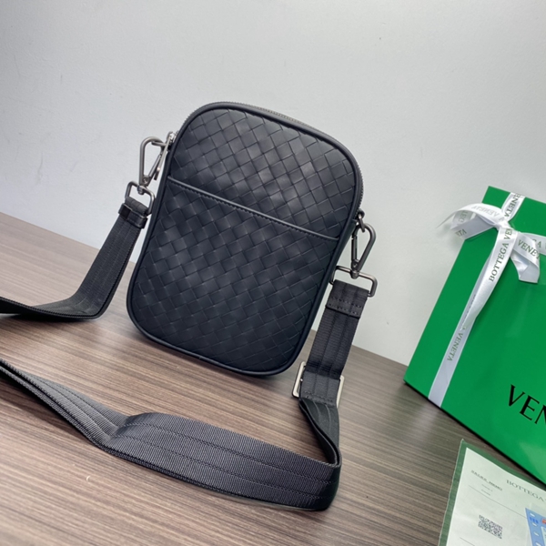 ボッテガヴェネタバッグ正面デザイン